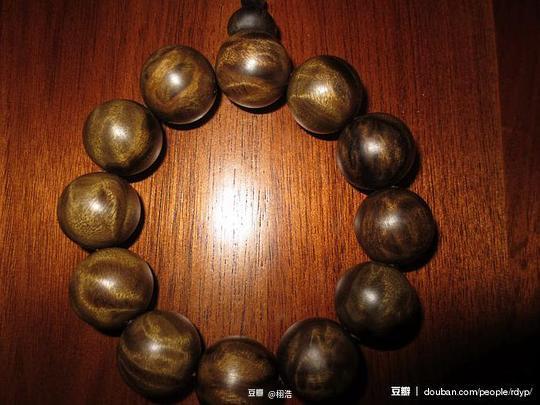 金丝楠手串图片,古韵流光，匠心独运的艺术珍品