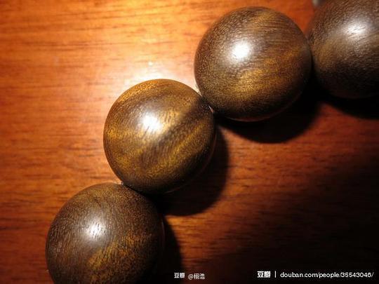 金丝楠手串图片,古韵流光，匠心独运的艺术珍品