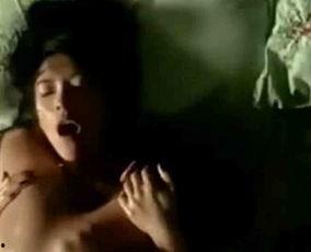 求激烈的床戏,揭秘电影中的床戏高潮瞬间