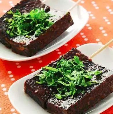 猪血糕图片,传统美食的独特魅力与制作揭秘