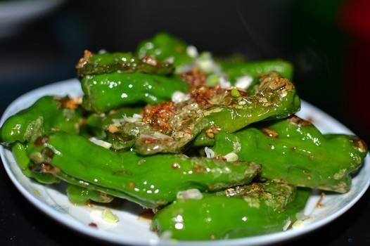 虎皮青椒图片,色泽诱人，口感鲜美的家常佳肴