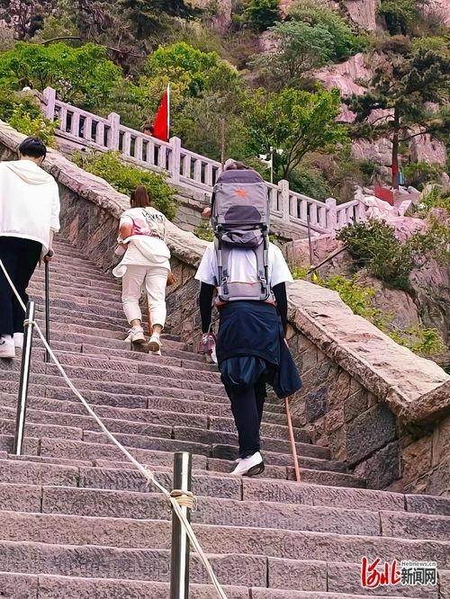 爬泰山视频,挑战极限，领略自然奇观