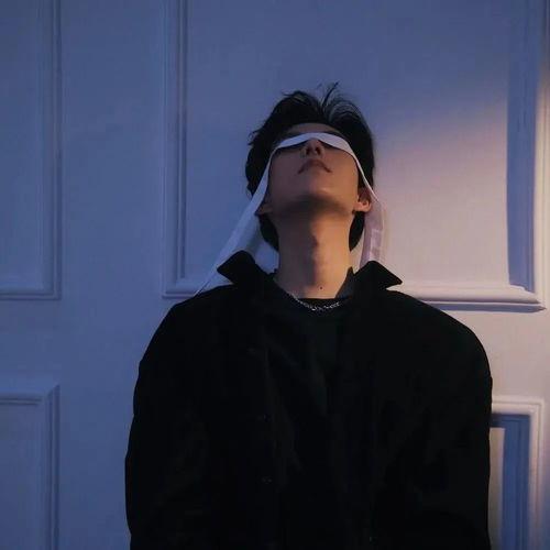 男人的微信头像图片,探寻男人内心世界的一扇窗